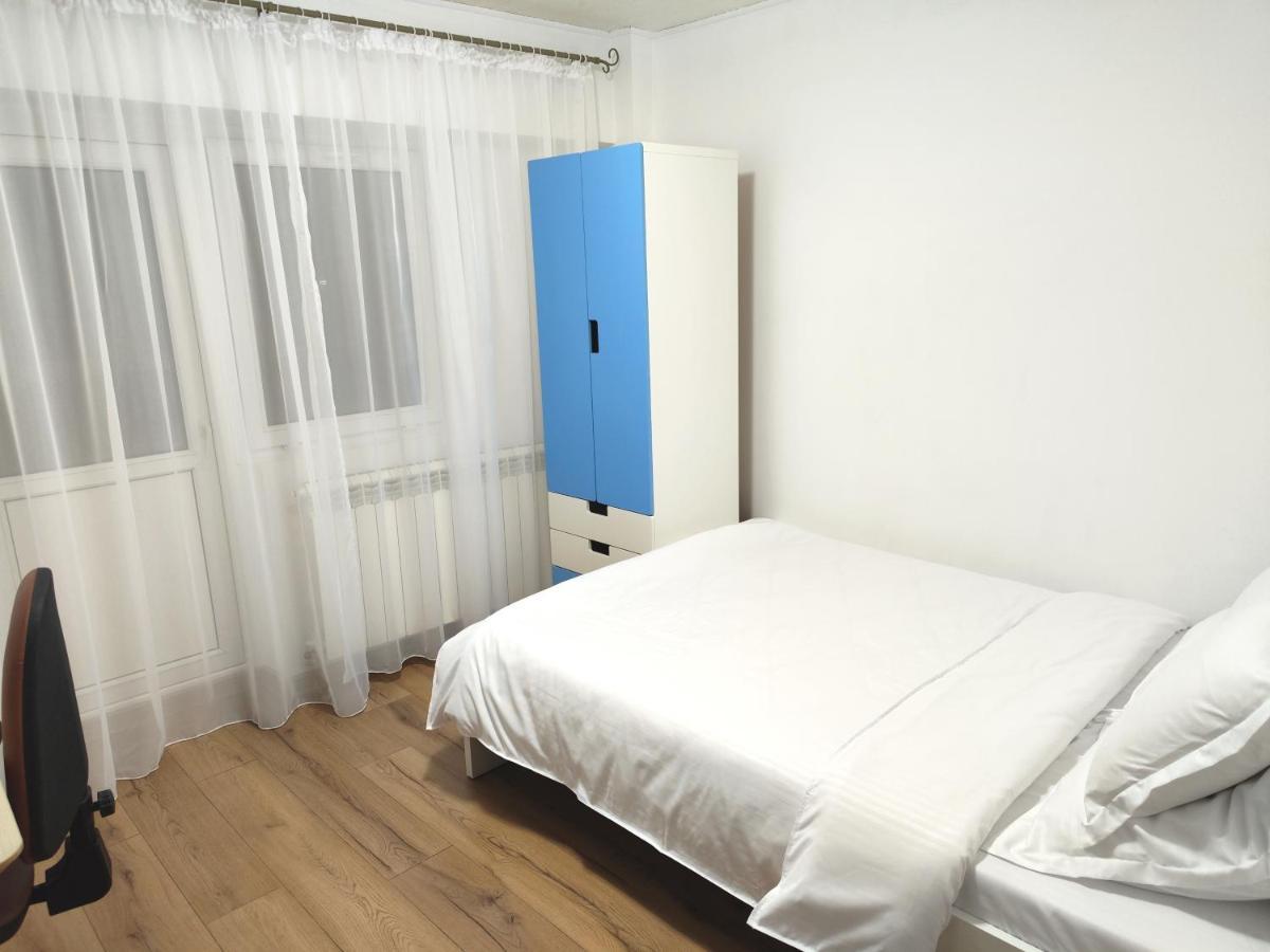 Platinum Apartment - Apartament Cu 3 Camere, 2 Dormitoare, 2 Bai, Bucatarie Complet Utilata, 2 Balcoane Bukares Bagian luar foto