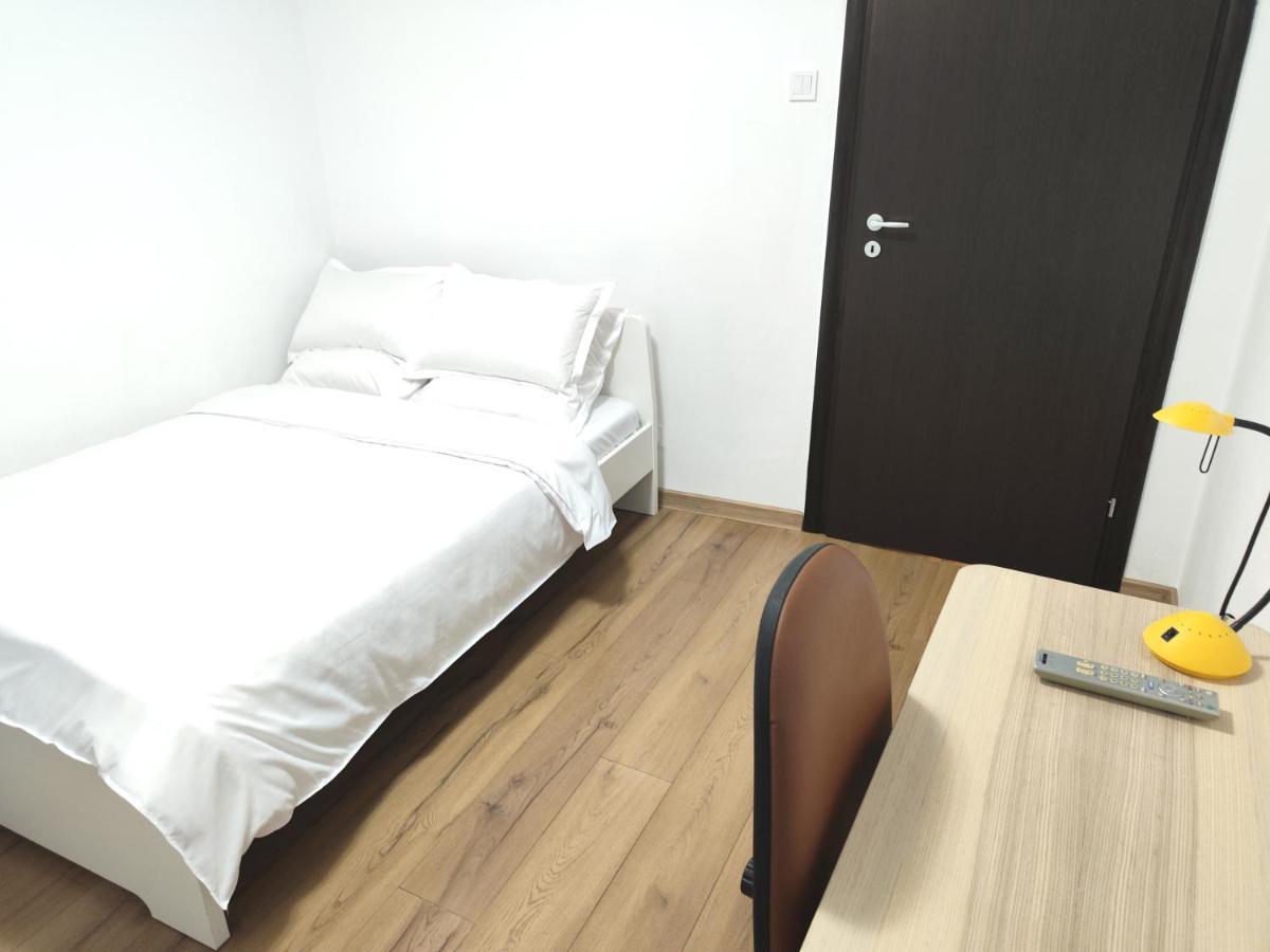 Platinum Apartment - Apartament Cu 3 Camere, 2 Dormitoare, 2 Bai, Bucatarie Complet Utilata, 2 Balcoane Bukares Bagian luar foto