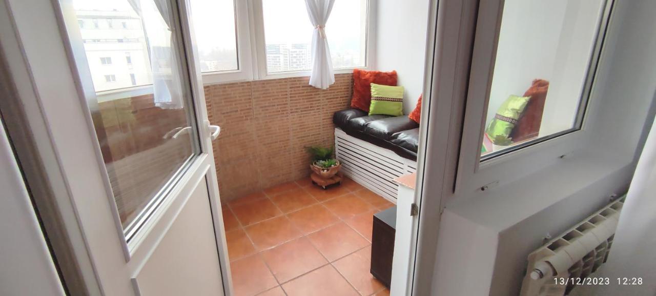 Platinum Apartment - Apartament Cu 3 Camere, 2 Dormitoare, 2 Bai, Bucatarie Complet Utilata, 2 Balcoane Bukares Bagian luar foto
