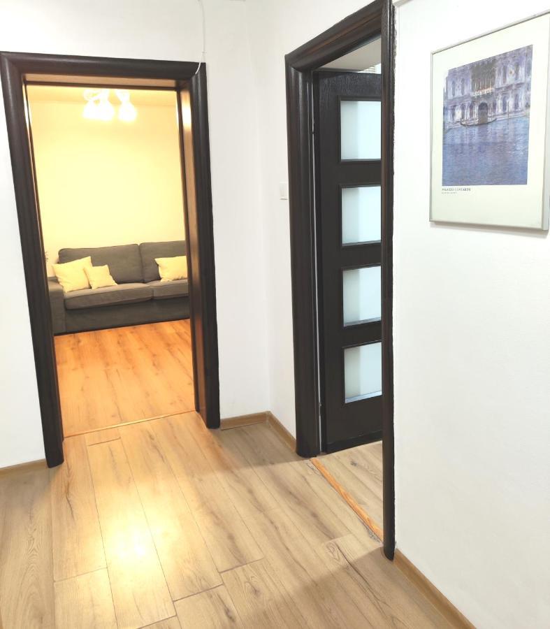 Platinum Apartment - Apartament Cu 3 Camere, 2 Dormitoare, 2 Bai, Bucatarie Complet Utilata, 2 Balcoane Bukares Bagian luar foto