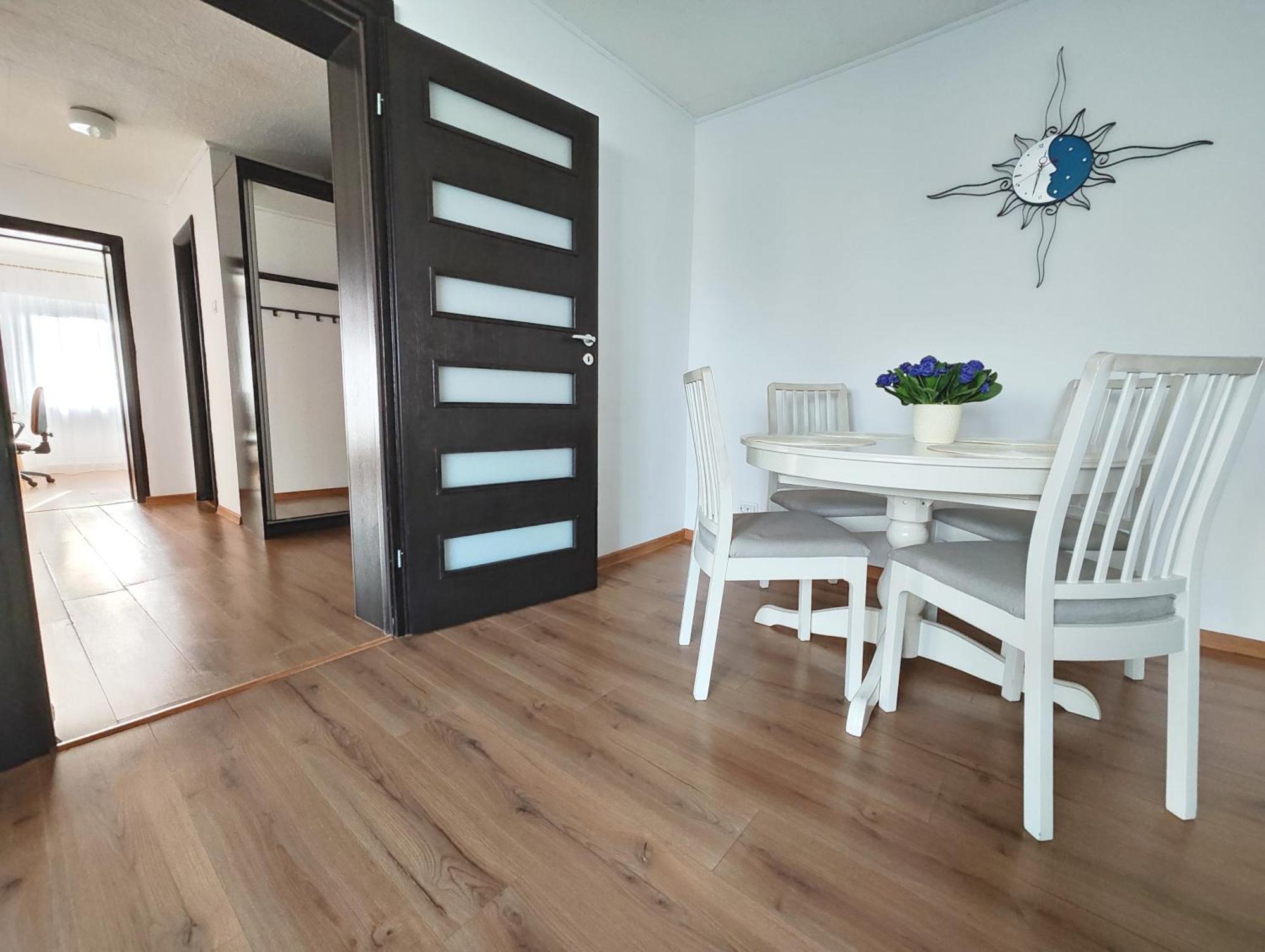 Platinum Apartment - Apartament Cu 3 Camere, 2 Dormitoare, 2 Bai, Bucatarie Complet Utilata, 2 Balcoane Bukares Bagian luar foto