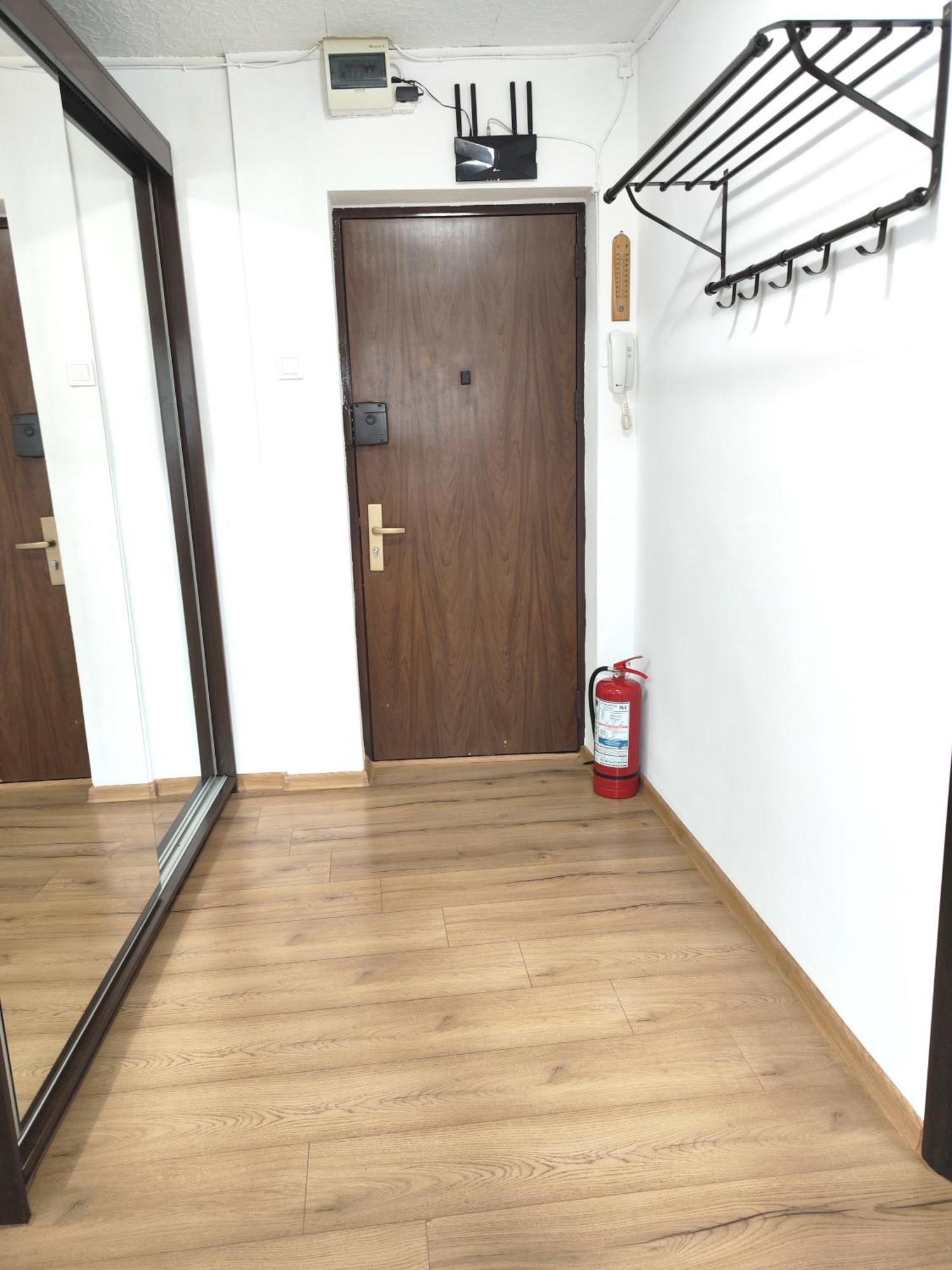 Platinum Apartment - Apartament Cu 3 Camere, 2 Dormitoare, 2 Bai, Bucatarie Complet Utilata, 2 Balcoane Bukares Bagian luar foto