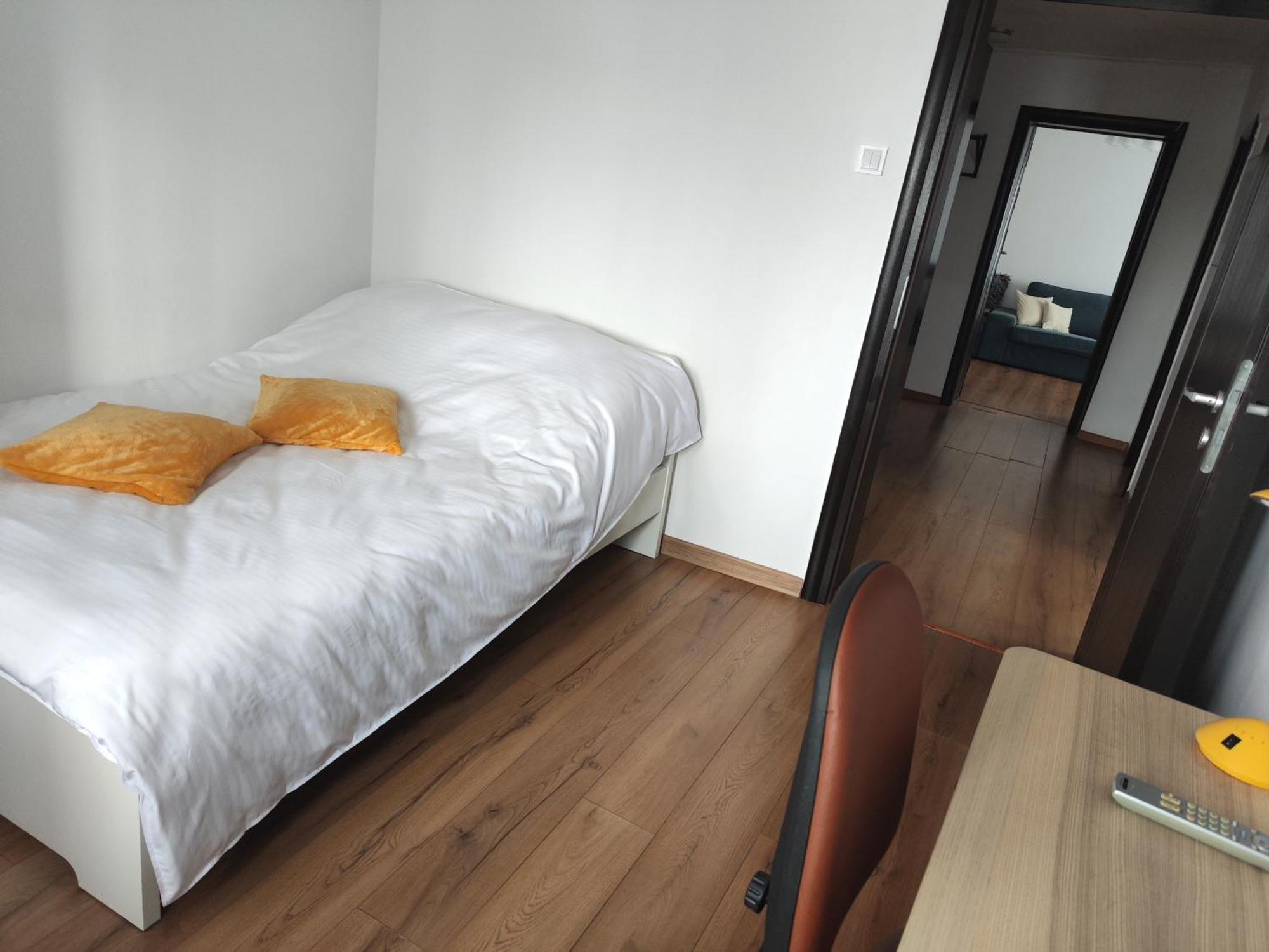 Platinum Apartment - Apartament Cu 3 Camere, 2 Dormitoare, 2 Bai, Bucatarie Complet Utilata, 2 Balcoane Bukares Bagian luar foto
