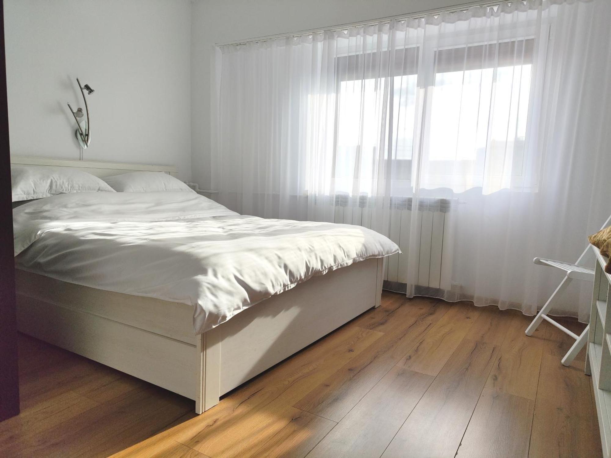 Platinum Apartment - Apartament Cu 3 Camere, 2 Dormitoare, 2 Bai, Bucatarie Complet Utilata, 2 Balcoane Bukares Bagian luar foto