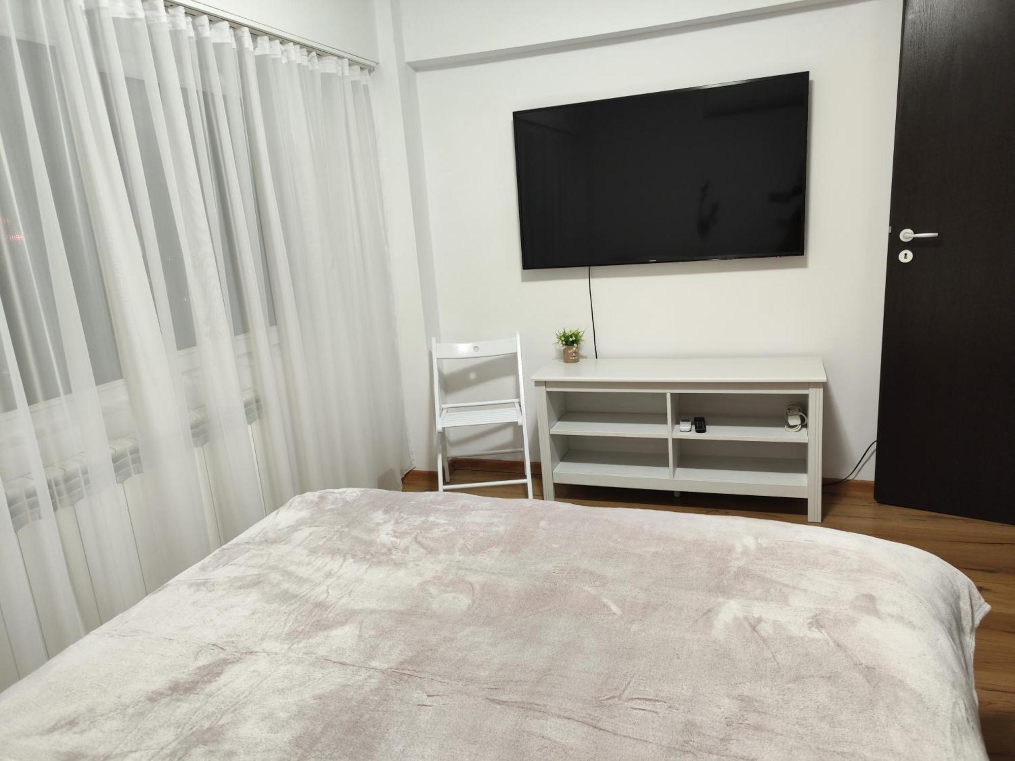 Platinum Apartment - Apartament Cu 3 Camere, 2 Dormitoare, 2 Bai, Bucatarie Complet Utilata, 2 Balcoane Bukares Bagian luar foto