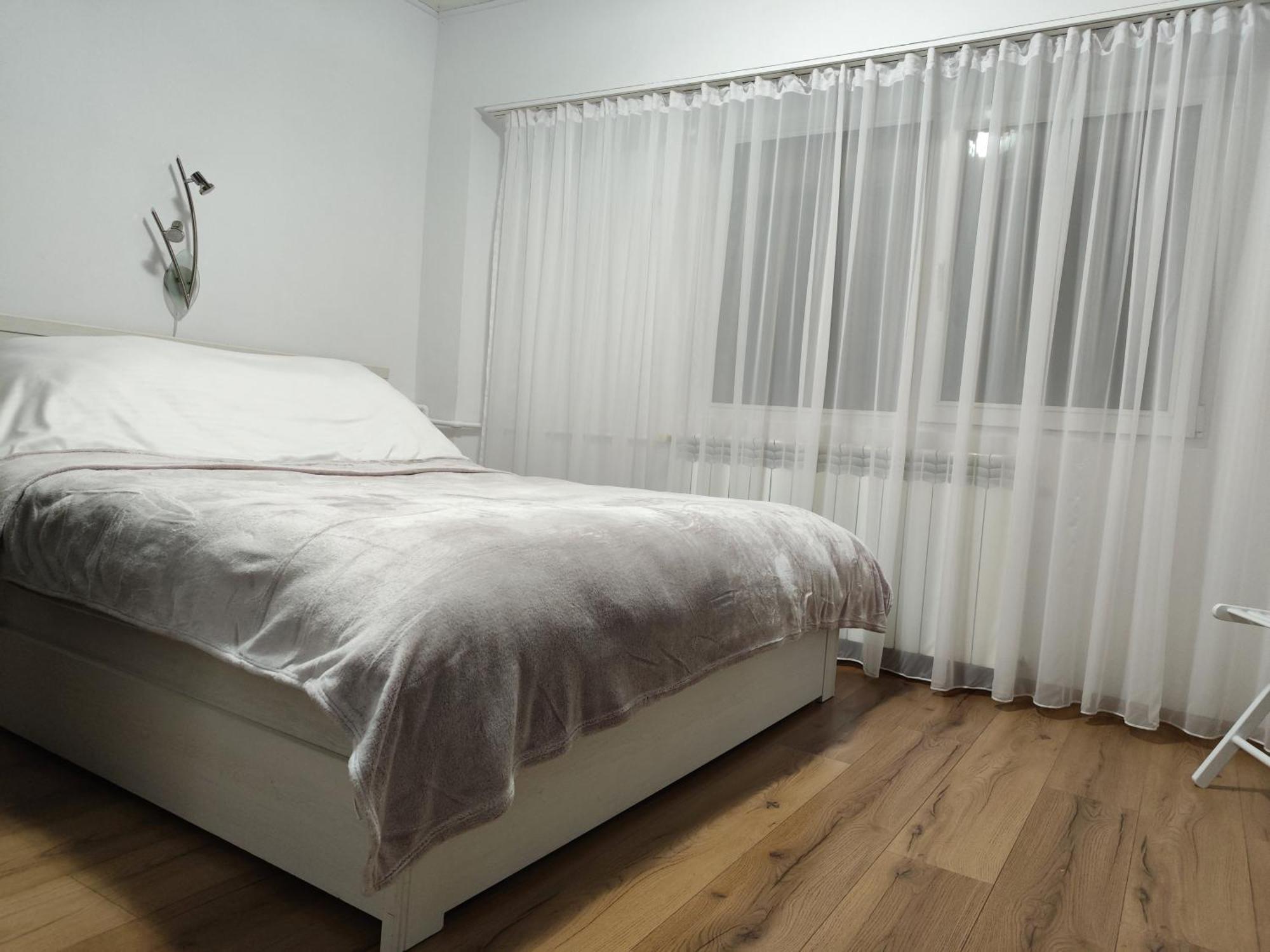 Platinum Apartment - Apartament Cu 3 Camere, 2 Dormitoare, 2 Bai, Bucatarie Complet Utilata, 2 Balcoane Bukares Bagian luar foto